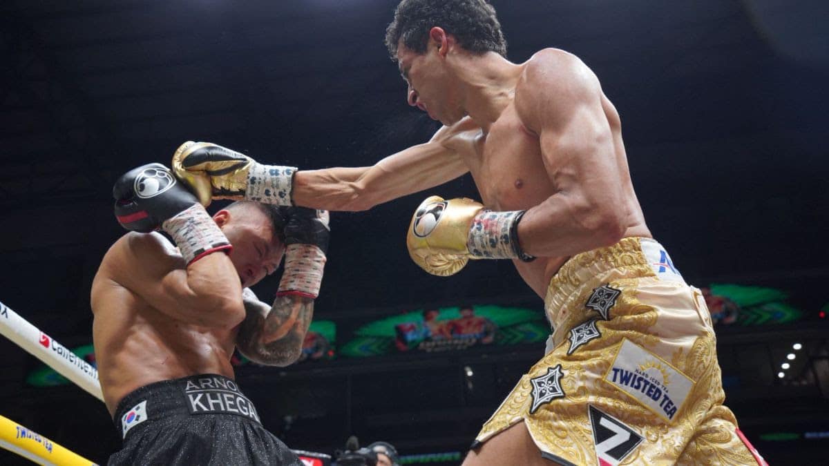 Results: Rafael Espinoza Breaks Down Arnold Khegai in Brutal Late Stoppage - Boxing Image